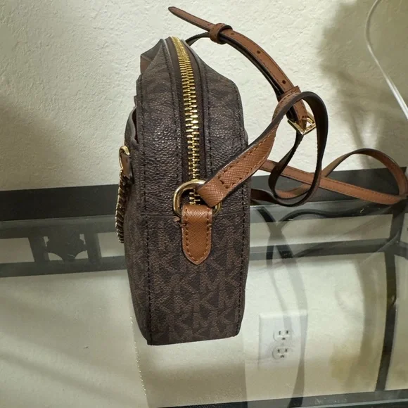 Michael Kors Jet Set Large Logo Crossbody Bag - Picture 3 of 9